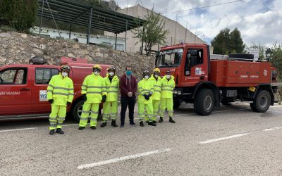 Se refuerzan las labores de desinfección en Confrides y L’Abdet con la colaboración de los bomberos forestales de la Generalitat Valenciana