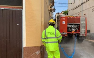 Los bomberos forestales de la Generalitat Valenciana vuelven a desinfectar Confrides 