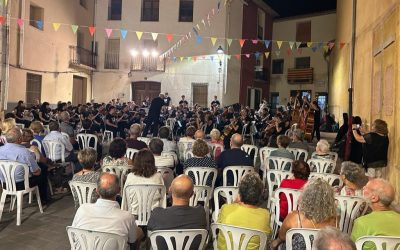 Éxito de asistencia al concierto de la Orquesta Sinfónica de Villena en Confrides