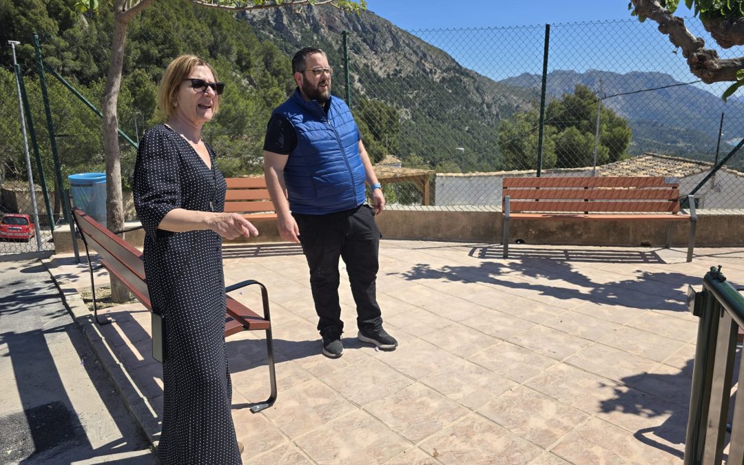 Confrides y l’Abdet ponen en marcha sus nuevos parques infantiles tras una inversión de 60.000 euros