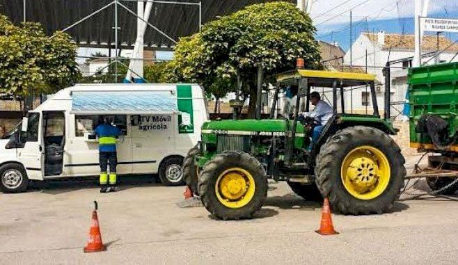 La ITV móvil permitirá a los agricultores de Confrides y l’Abdet revisar sus vehículos sin salir del municipio